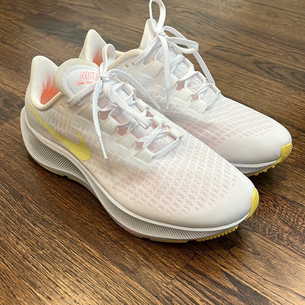 Nike Zoom Pegasus 37 size 9.5 women